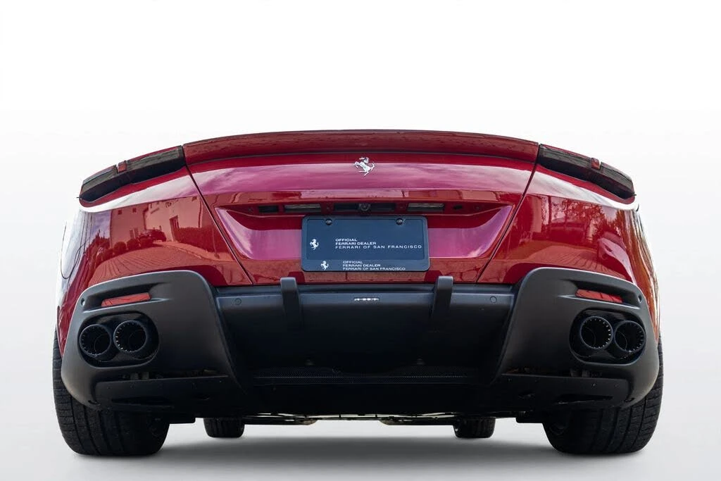 2025 Ferrari Roma Spider - Image 22 of 31