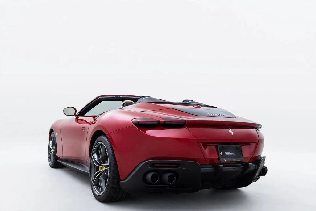 2025 Ferrari Roma Spider - Image 26 of 31