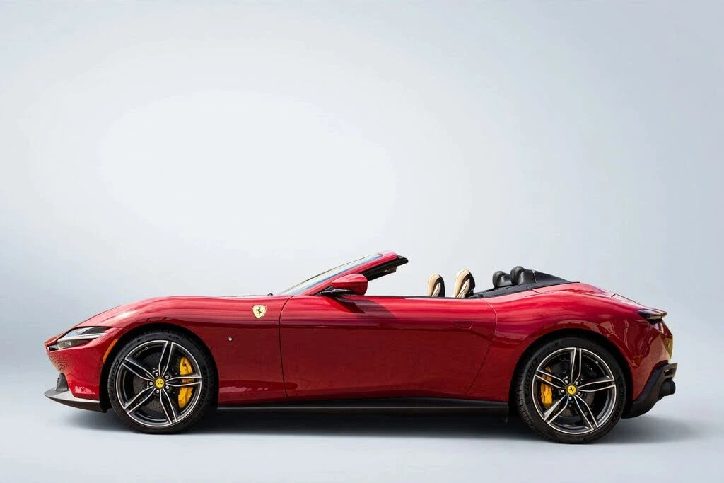 2025 Ferrari Roma Spider - Image 9 of 31