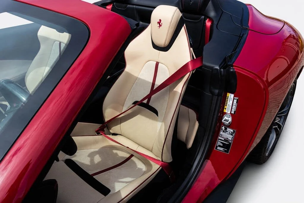 2025 Ferrari Roma Spider - Image 6 of 31