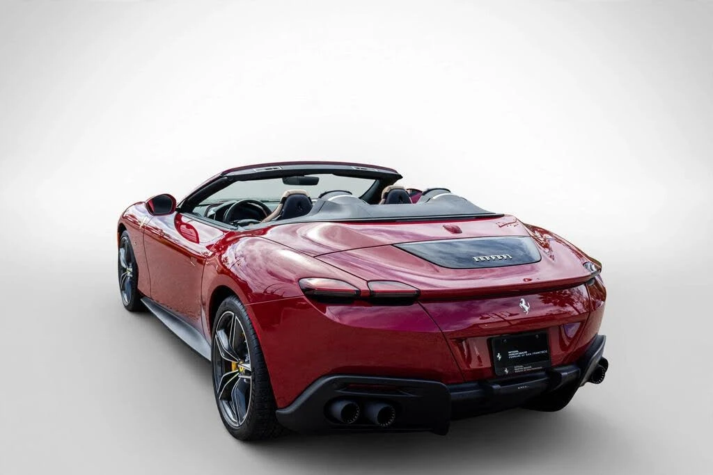 2025 Ferrari Roma Spider - Image 24 of 31