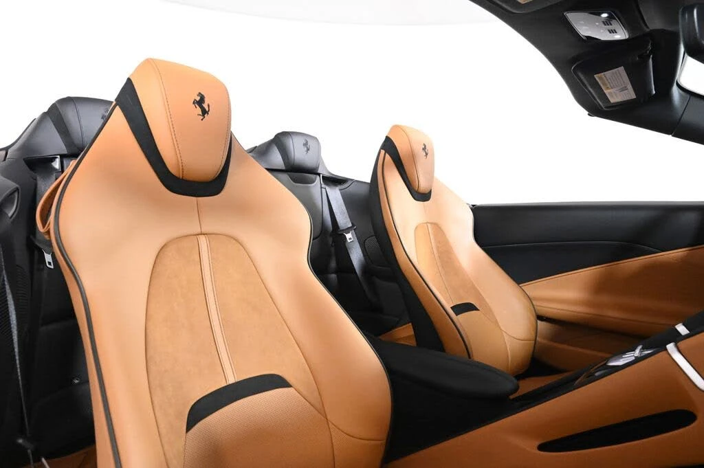 2025 Ferrari Roma Spider - Image 4 of 29