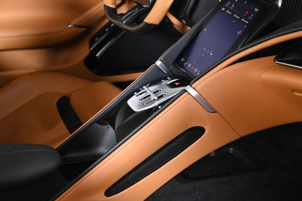 2025 Ferrari Roma Spider - Image 24 of 29