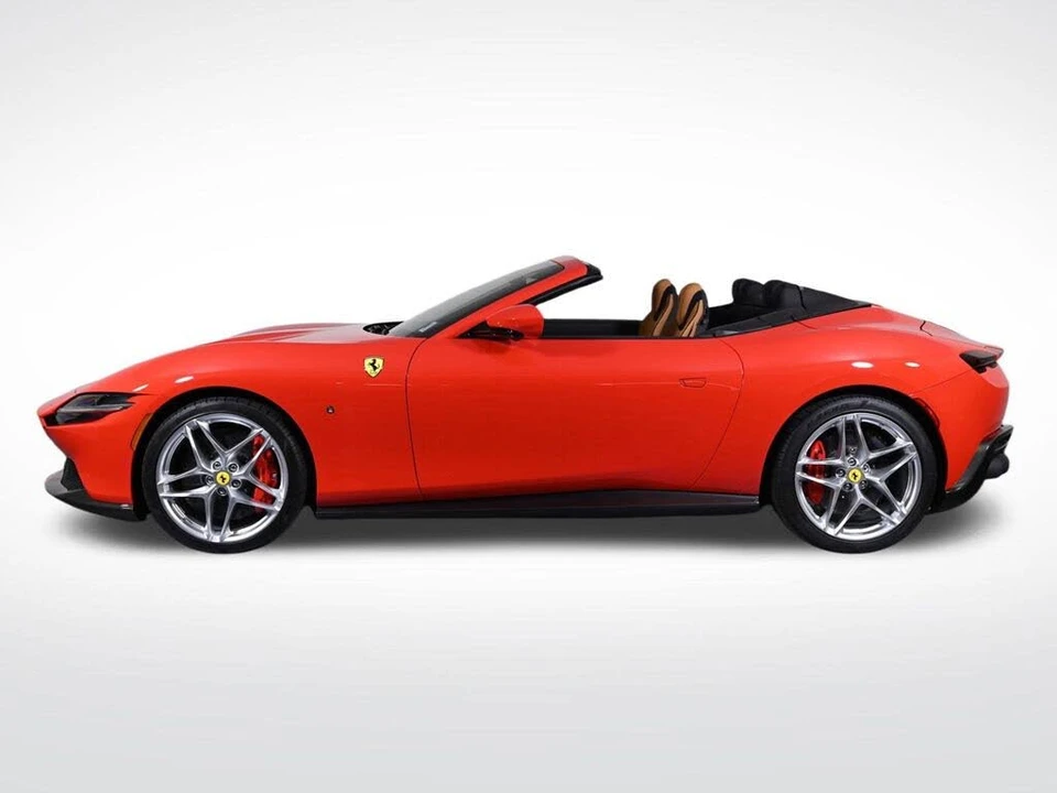 2025 Ferrari Roma Spider - Image 7 of 29