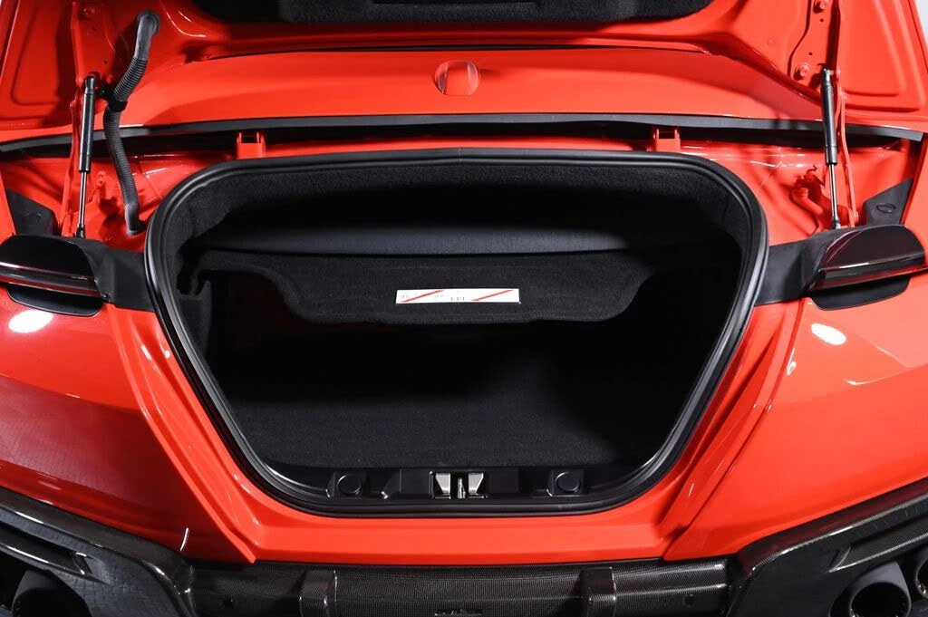 2025 Ferrari Roma Spider - Image 27 of 29