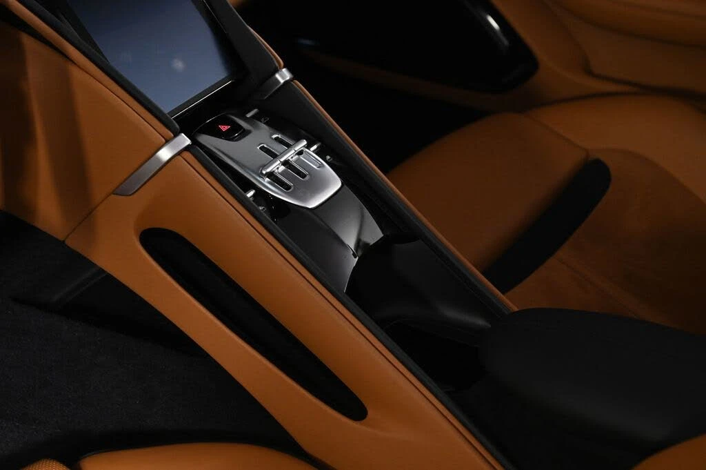 2025 Ferrari Roma Spider - Image 17 of 29