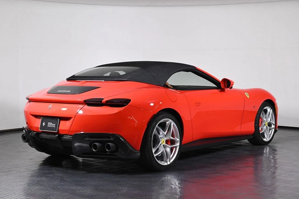 2025 Ferrari Roma Spider - Image 9 of 29