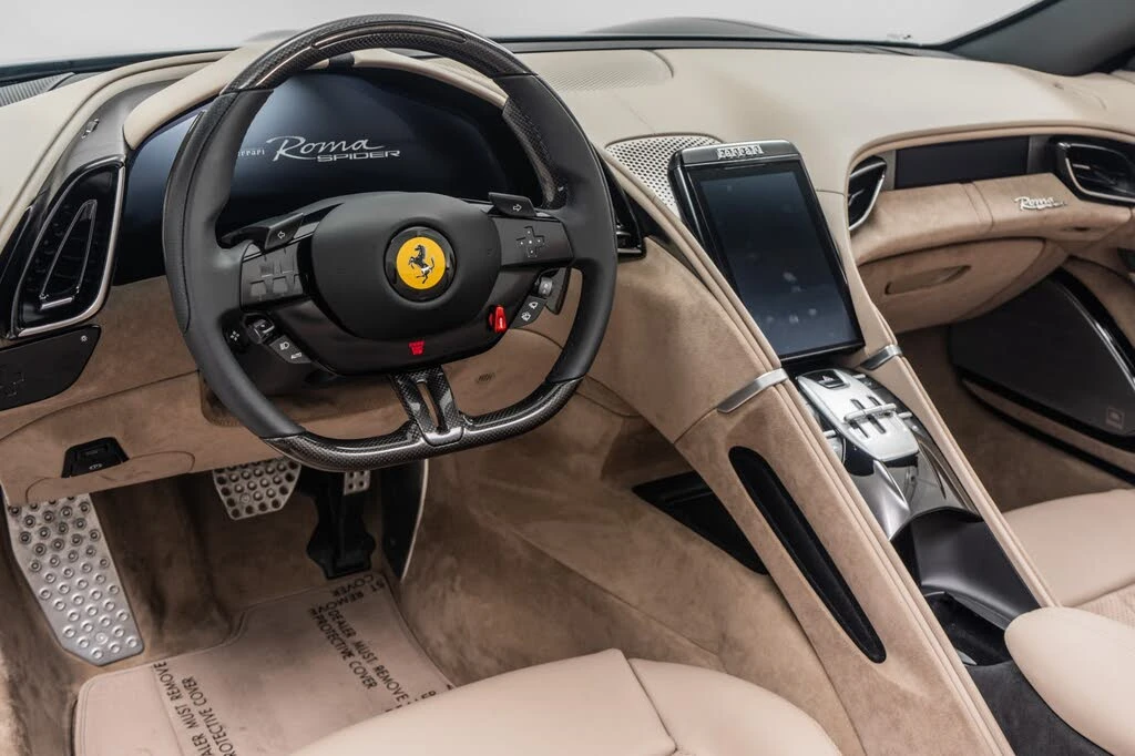 2025 Ferrari Roma Spider - Image 13 of 31