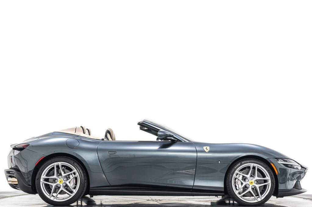 2025 Ferrari Roma Spider - Image 2 of 31