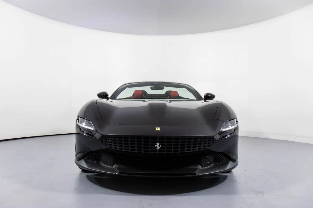 2025 Ferrari Roma Spider - Image 11 of 31