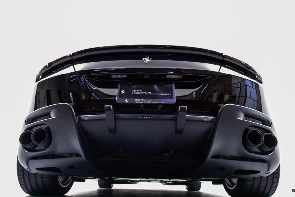 2025 Ferrari Roma Spider - Image 23 of 31