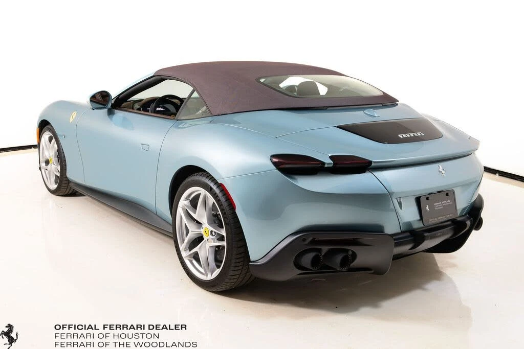 2025 Ferrari Roma Spider - Image 19 of 31