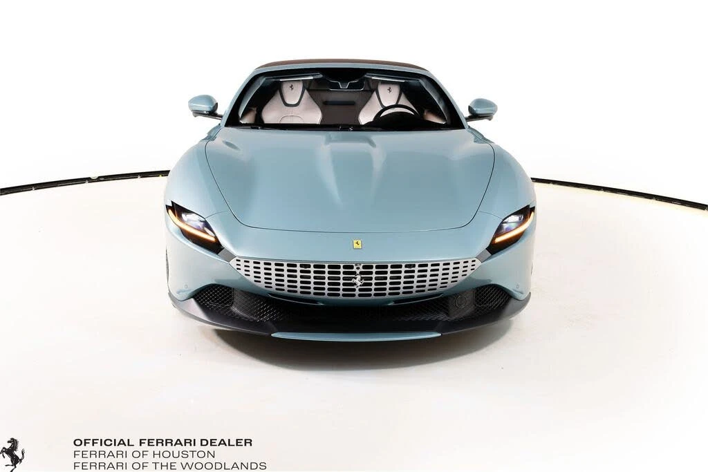 2025 Ferrari Roma Spider - Image 24 of 31
