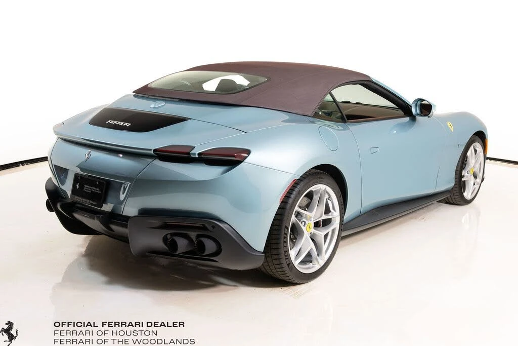 2025 Ferrari Roma Spider - Image 22 of 31