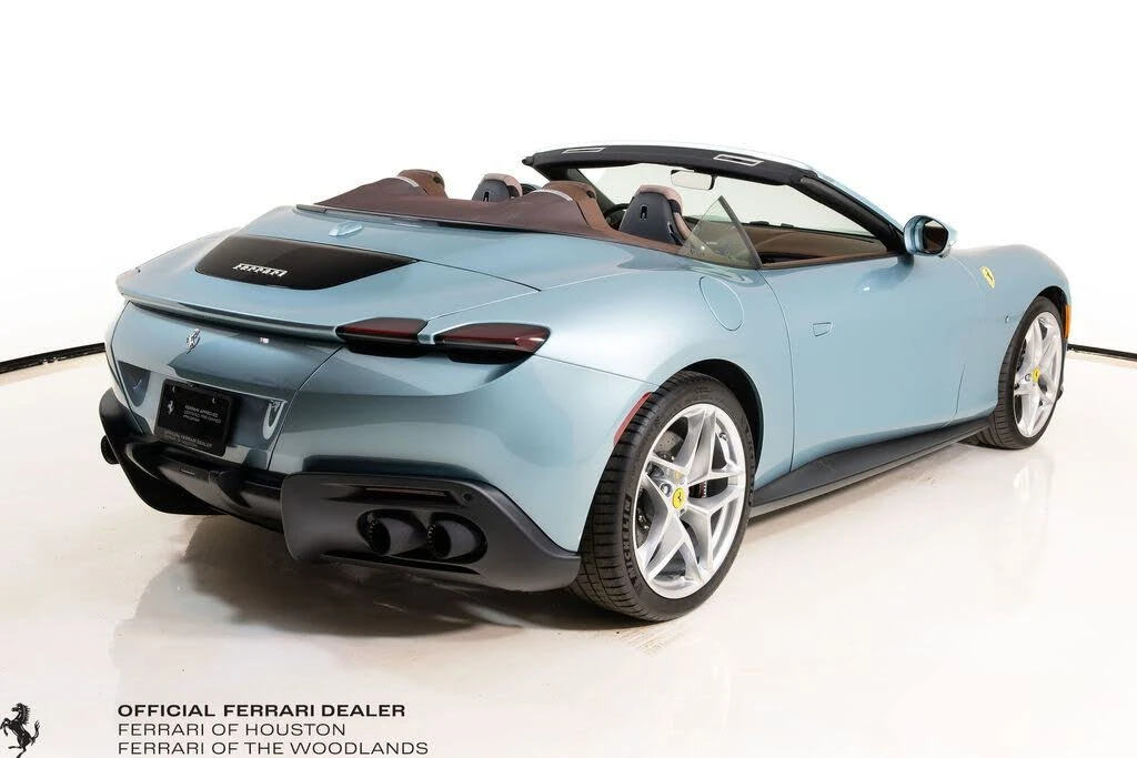 2025 Ferrari Roma Spider - Image 8 of 31