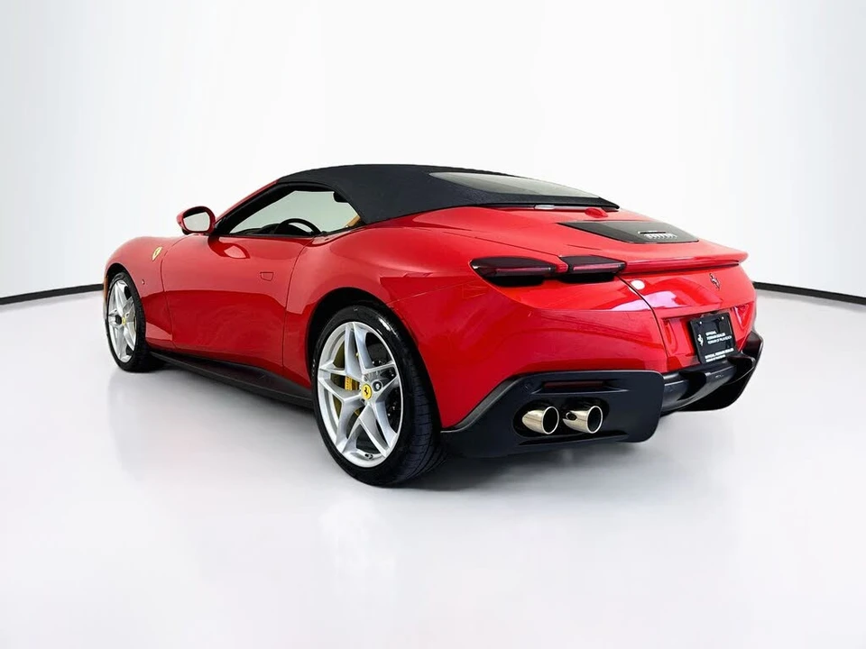 2025 Ferrari Roma Spider - Image 5 of 7