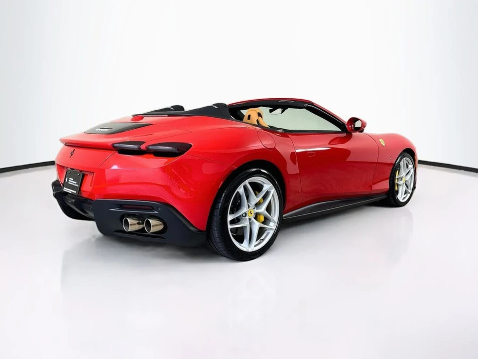 2025 Ferrari Roma Spider - Image 7 of 7