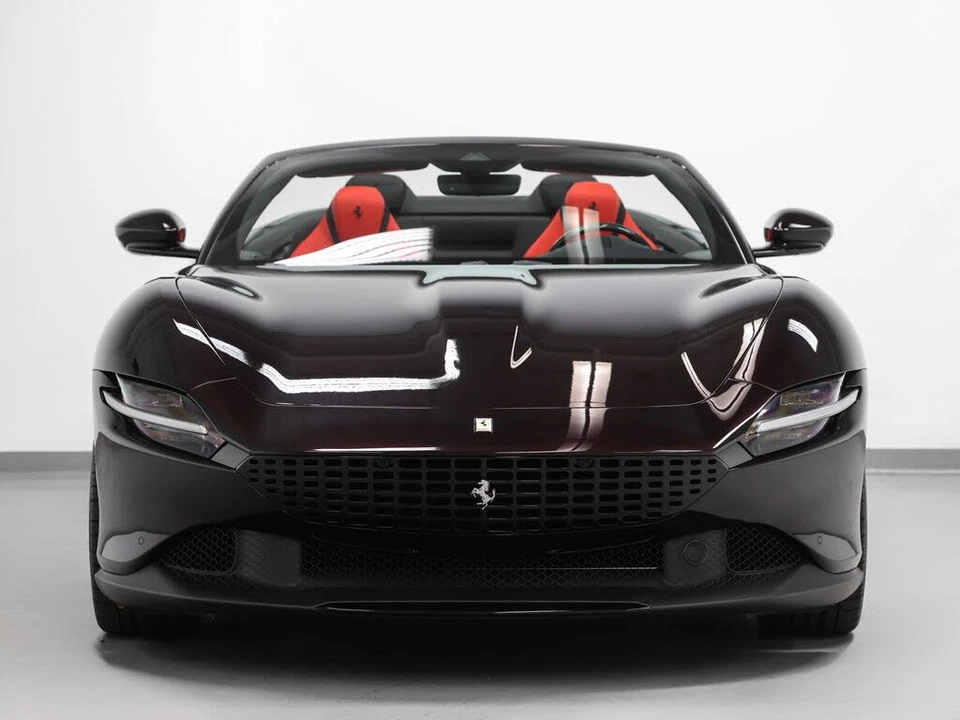 2025 Ferrari Roma Spider - Image 13 of 31