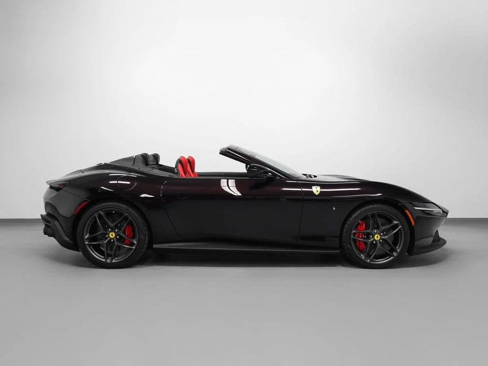 2025 Ferrari Roma Spider - Image 4 of 31
