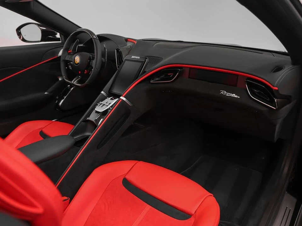 2025 Ferrari Roma Spider - Image 25 of 31