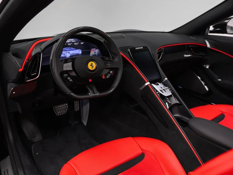 2025 Ferrari Roma Spider - Image 2 of 31