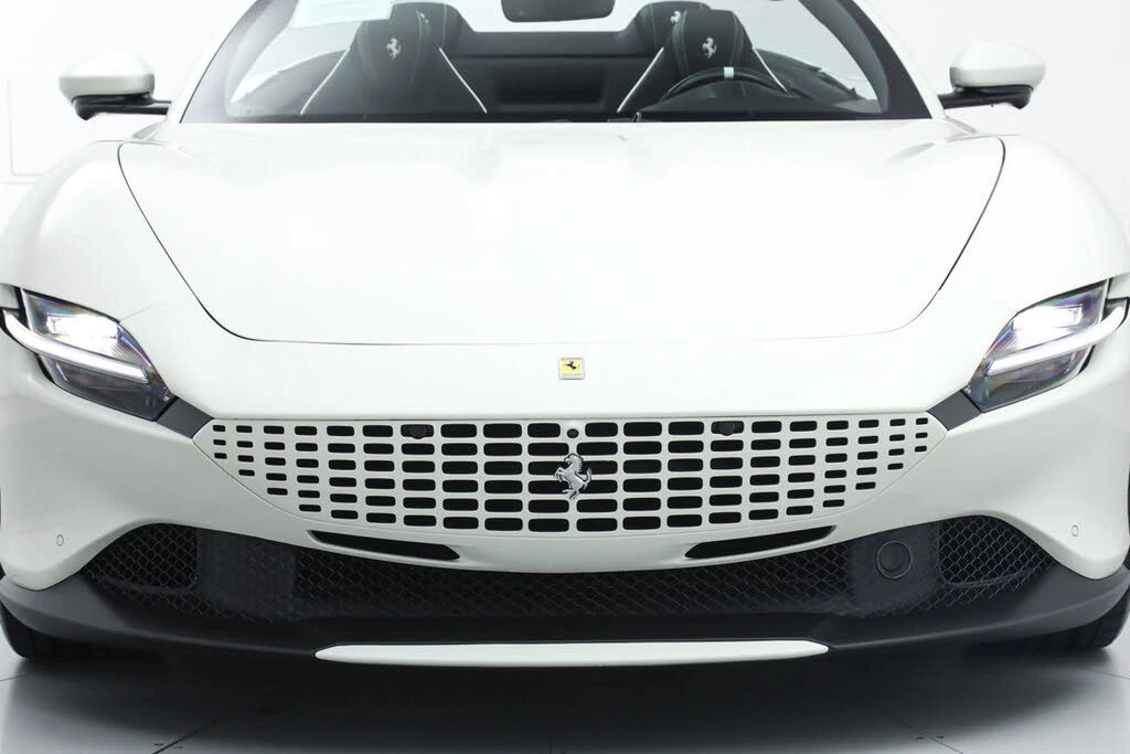 2025 Ferrari Roma Spider - Image 14 of 31