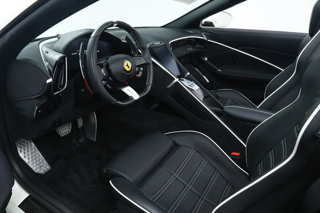 2025 Ferrari Roma Spider - Image 2 of 31