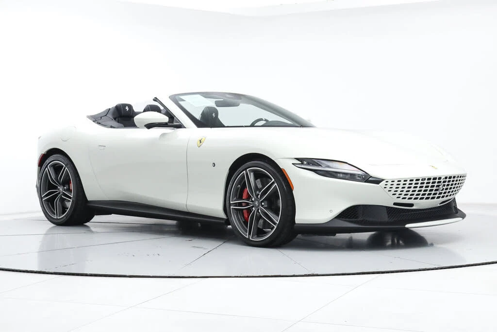 2025 Ferrari Roma Spider - Image 12 of 31