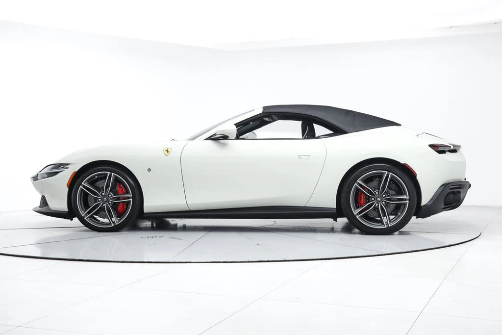 2025 Ferrari Roma Spider - Image 7 of 31