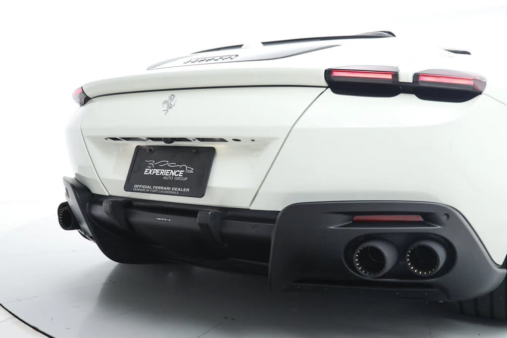 2025 Ferrari Roma Spider - Image 19 of 31