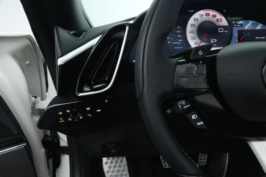 2025 Ferrari Roma Spider - Image 30 of 31
