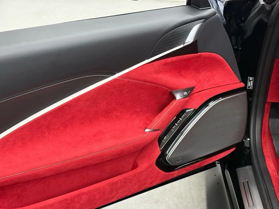 2025 Ferrari Roma Spider - Image 31 of 31