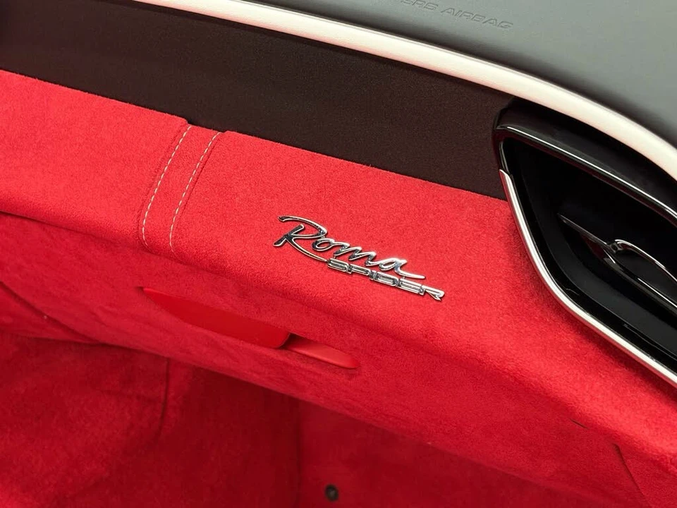 2025 Ferrari Roma Spider - Image 18 of 31