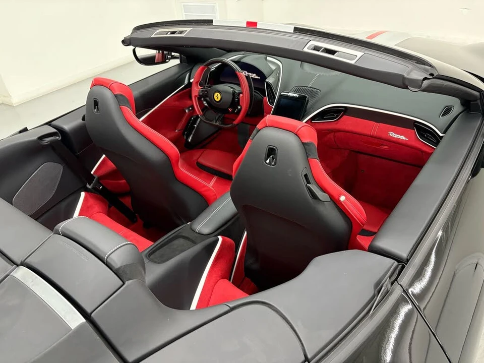 2025 Ferrari Roma Spider - Image 13 of 31