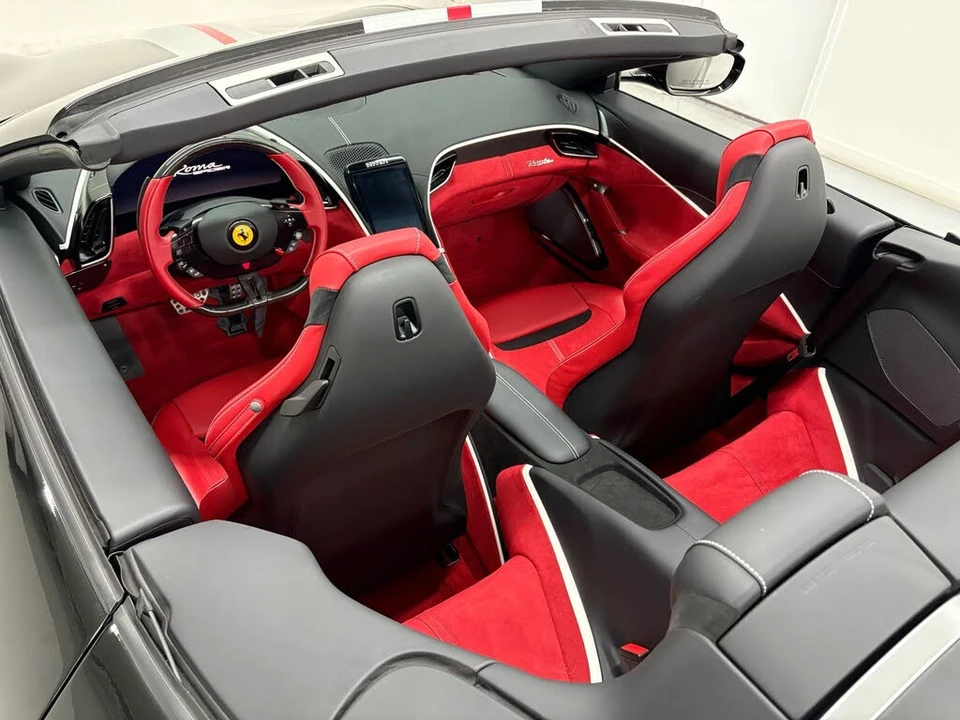 2025 Ferrari Roma Spider - Image 12 of 31
