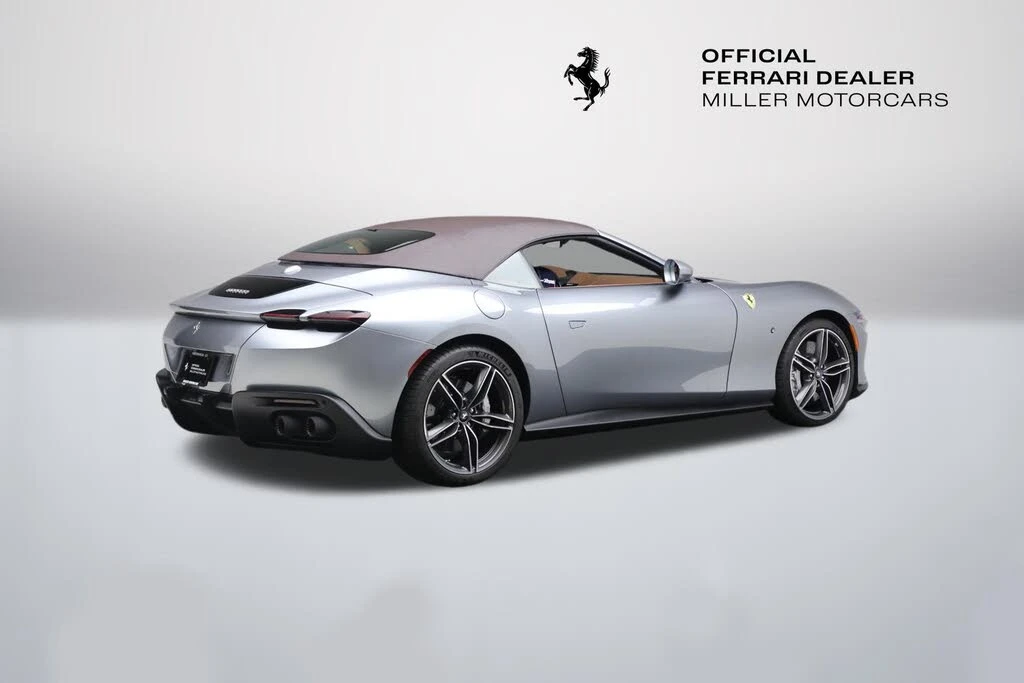 2025 Ferrari Roma Spider - Image 28 of 31