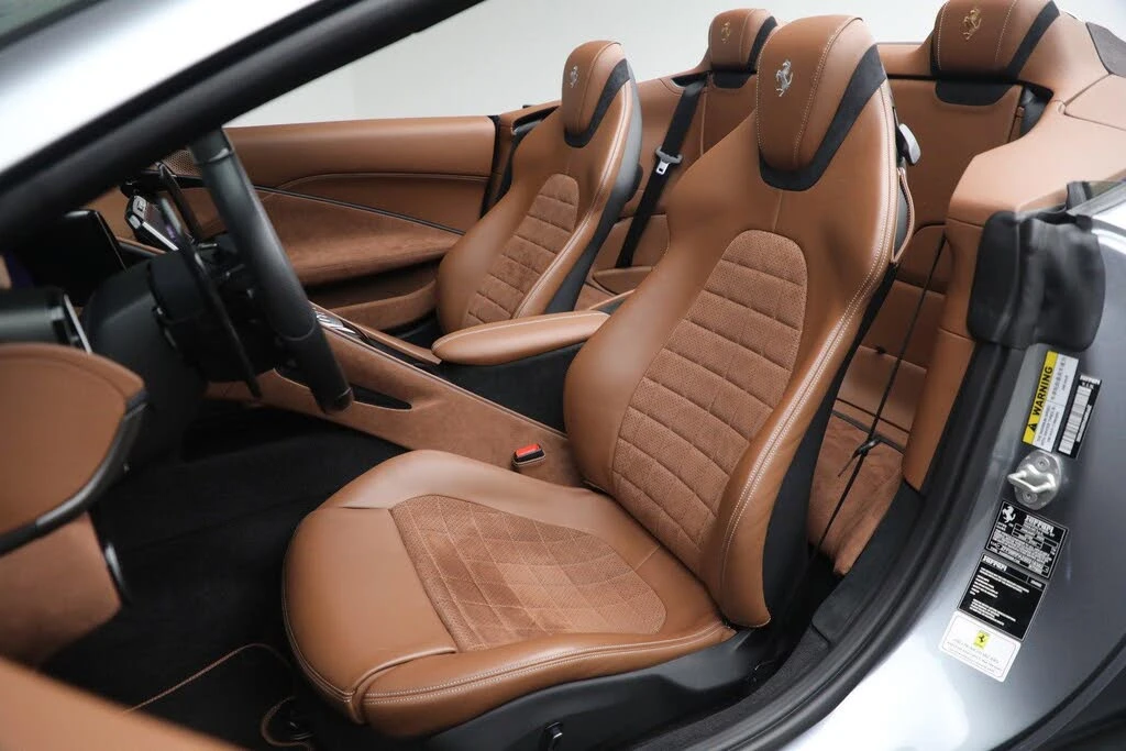2025 Ferrari Roma Spider - Image 16 of 31