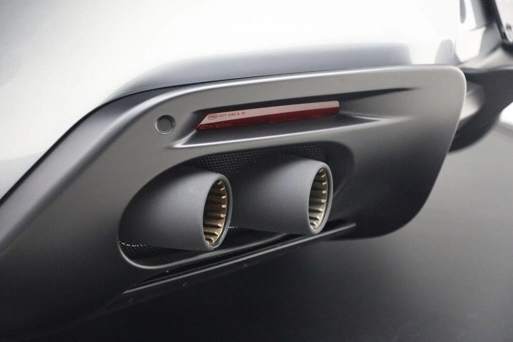 2025 Ferrari Roma Spider - Image 30 of 31