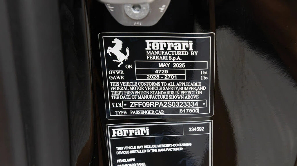 2025 Ferrari Roma Spider - Image 13 of 31