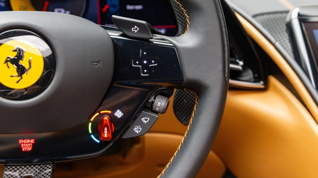 2025 Ferrari Roma Spider - Image 22 of 31