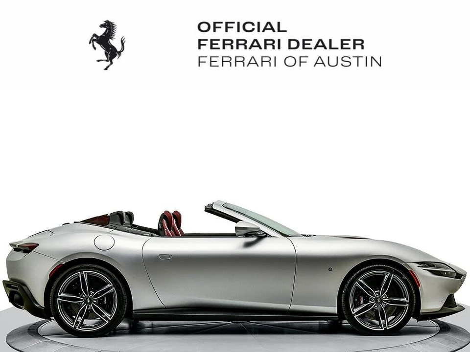 2025 Ferrari Roma Spider - Image 9 of 31