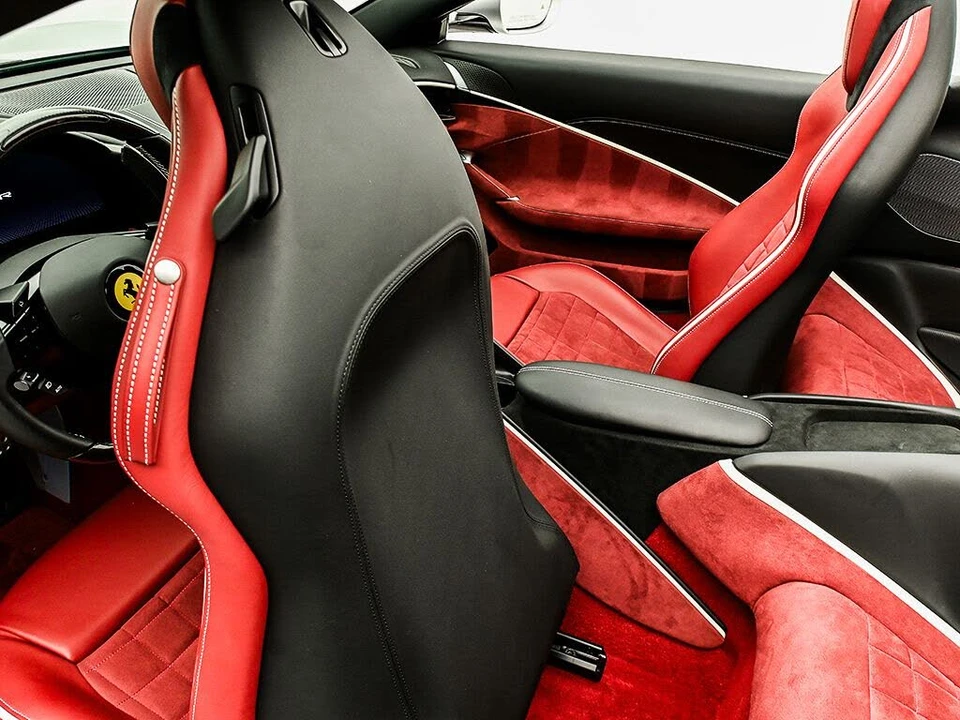 2025 Ferrari Roma Spider - Image 16 of 31