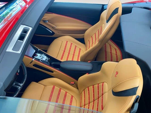 2025 Ferrari Roma Spider - Image 5 of 7