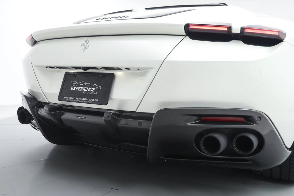 2025 Ferrari Roma Spider - Image 18 of 31