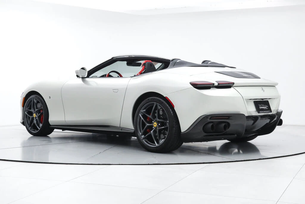 2025 Ferrari Roma Spider - Image 8 of 31