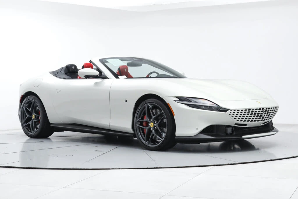 2025 Ferrari Roma Spider - Image 12 of 31