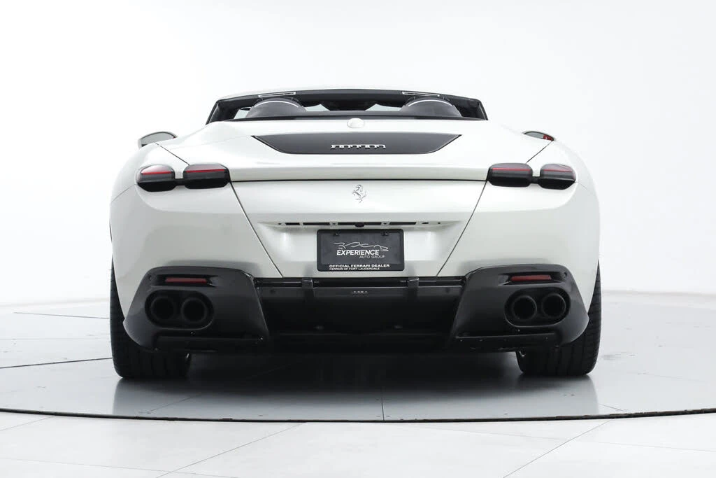 2025 Ferrari Roma Spider - Image 9 of 31