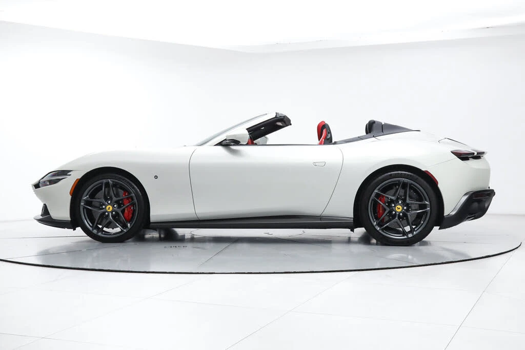 2025 Ferrari Roma Spider - Image 4 of 31