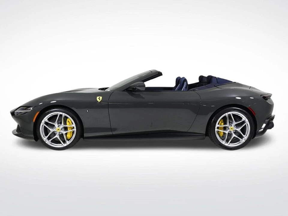 2025 Ferrari Roma Spider - Image 7 of 31
