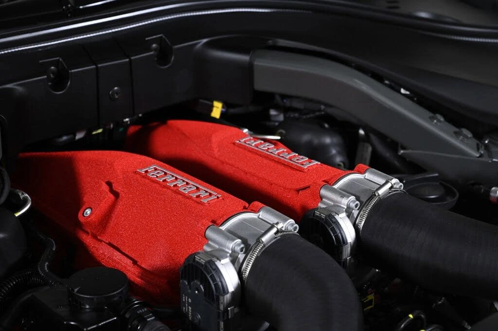 2025 Ferrari Roma Spider - Image 26 of 31